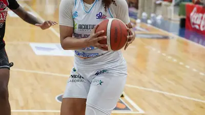 LAS EXPLOSIVAS DE MOCA TERMINAN CON EL INVICTO SANTURCE