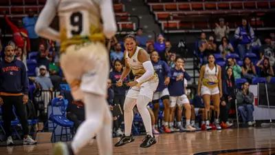 SANTURCE Y CAROLINA COMIENZAN CON VICTORIAS