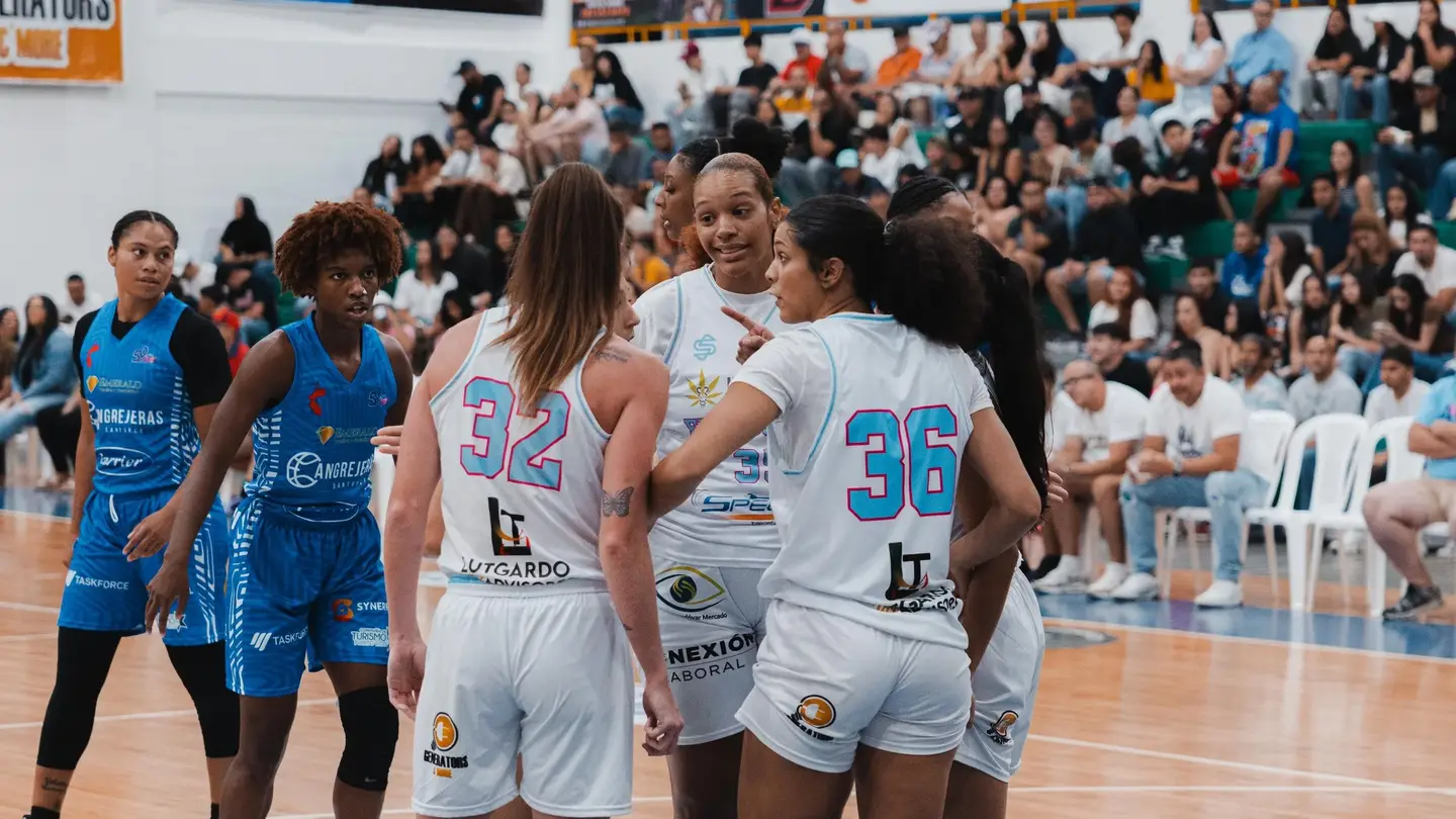 MOCA DOMINÓ A SANTURCE PARA IGUALAR LA SERIE SEMIFINAL A