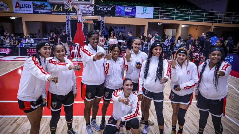 LAS VISITANTES DOMINAN EN LA JORNADA INAUGURAL