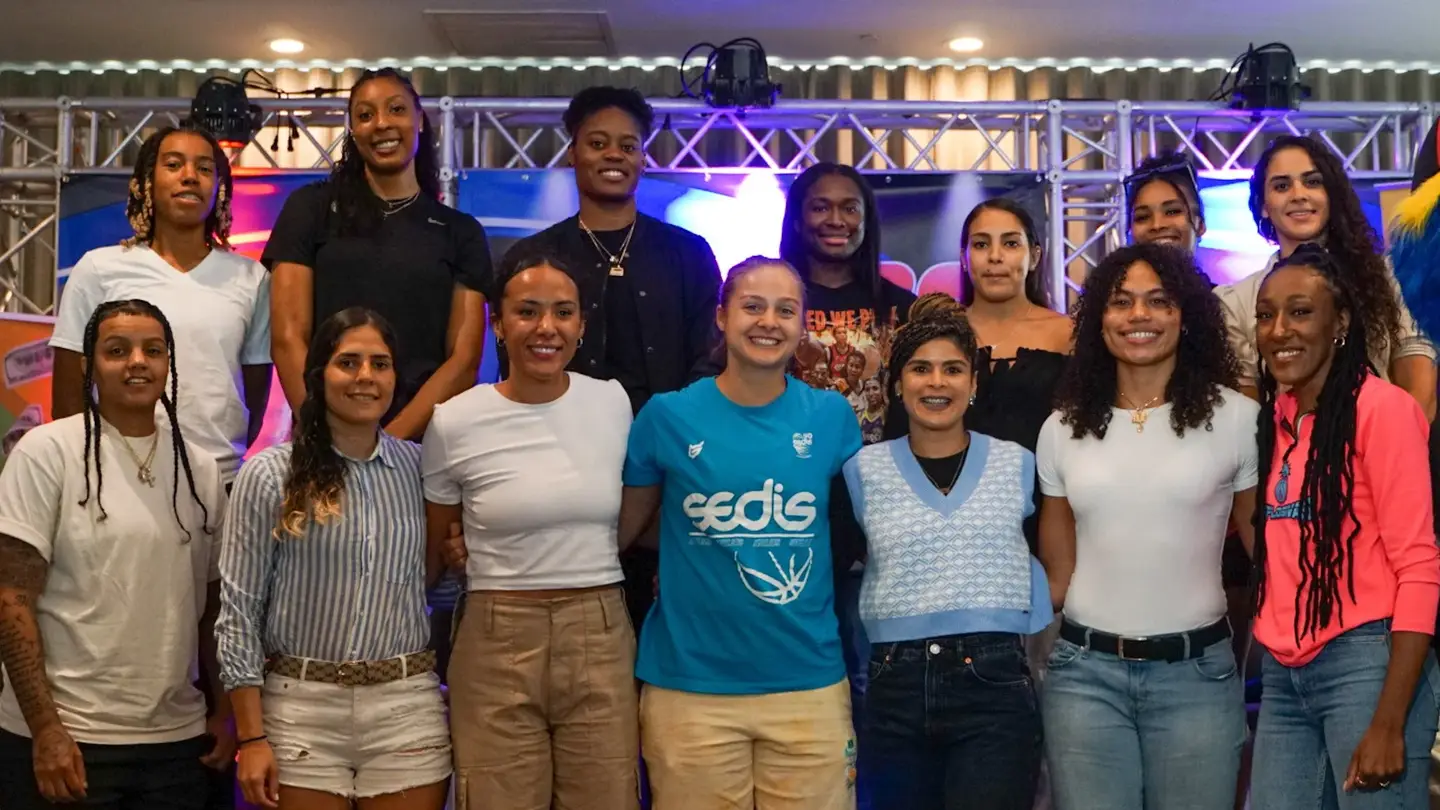 A ESCENA LA CUADRAGÉSIMA OCTAVA TEMPORADA DEL BALONCESTO SUPERIOR NACIONAL FEMENINO