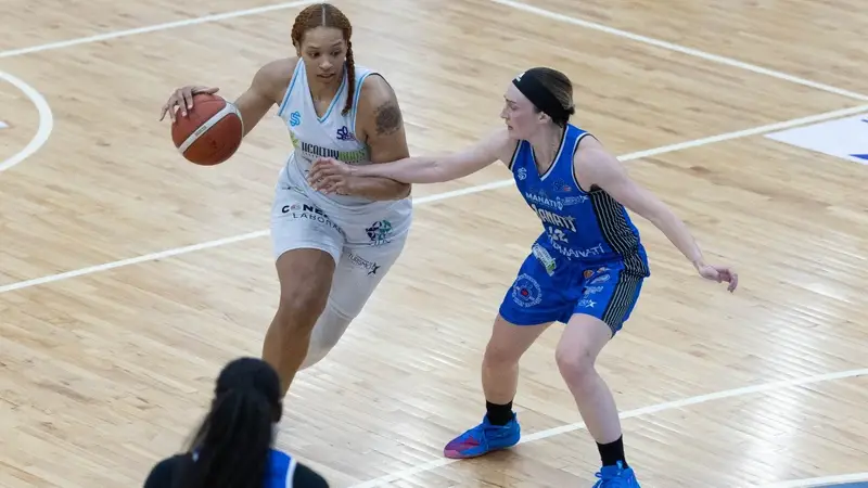 Moca repite a Alexis Jennings y Leigha Brown