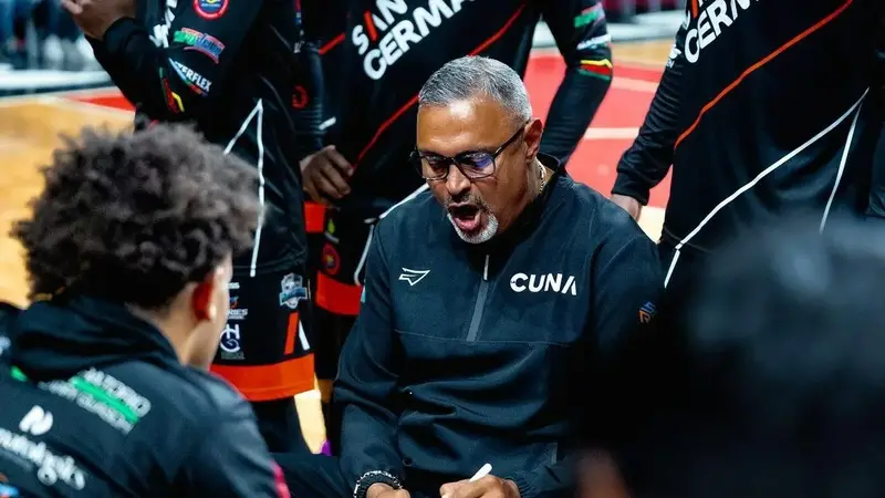 Eddie Casiano asume las riendas de las Cafetaleras