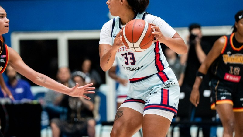 Atenienses y Cangrejeras se llevan el primer juego en sus series de cuartos de final