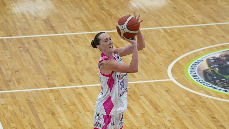 Explosivas toman ventaja en la semifinal B