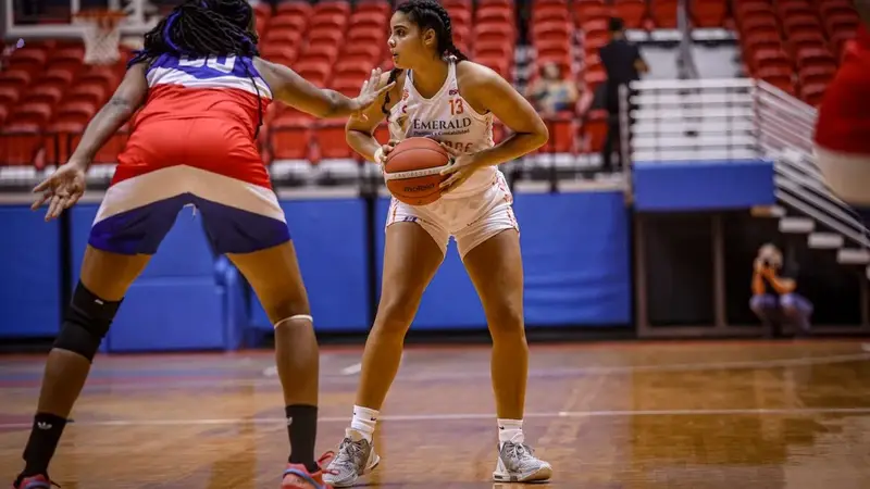 NAIRIMAR VARGAS ES LA NOVATA DEL AÑO