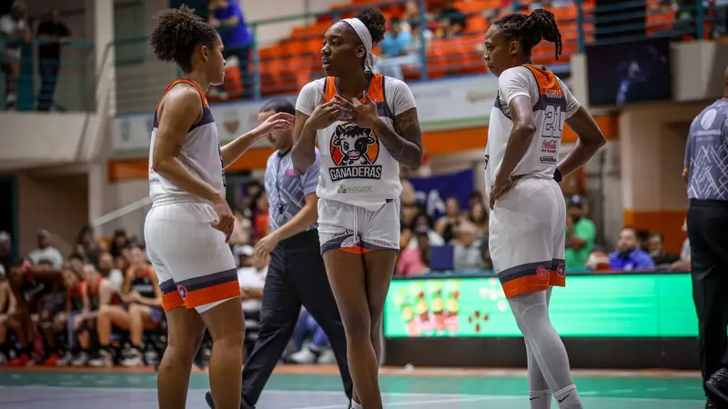 HATILLO DERROTA A CAROLINA PARA IGUALAR LA SERIE SEMINFINAL A