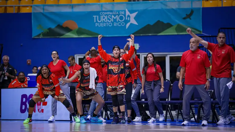 CAROLINA TOMA LA DELANTERA EN LA SERIE FINAL