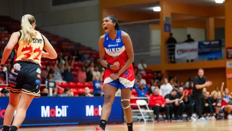 MANATÍ ROBA EN EL GUILLERMO ANGULO Y NIVELAN LA SERIE