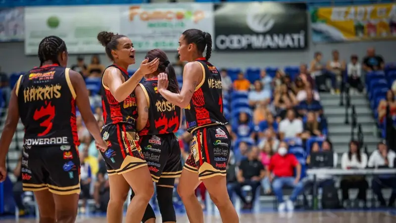 CAROLINA SE COLOCA A LAS PUERTAS DEL CAMPEONATO