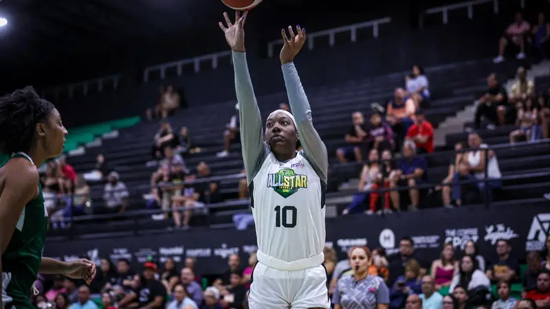 DARIAUNA LEWIS LIDERA AL TEAM ISLA A LA VICTORIA