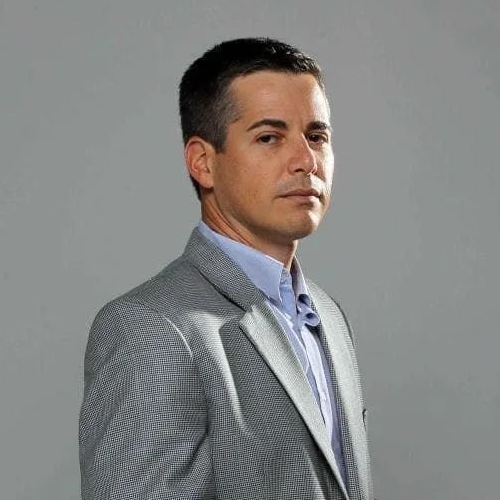 Lic. Fernando Quiñones