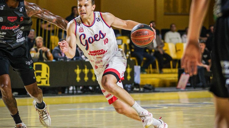 Lo trae  @clubgoesoficial
