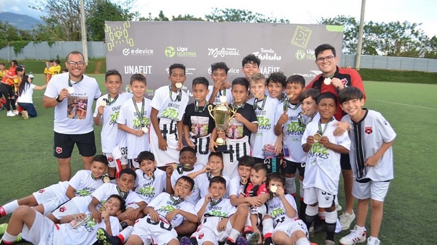 Campeones Liga ULatina C22