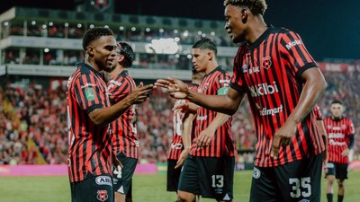 Alajuelense conquista el clásico y recupera el liderato